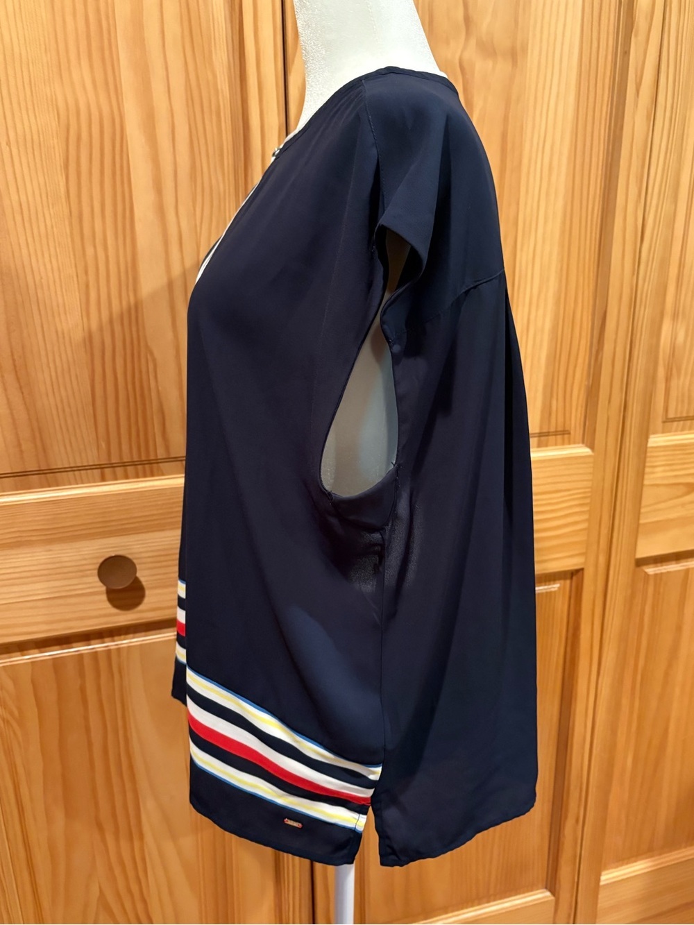 Tommy Hilfiger short-sleeve split-neck blouse Navy blue/red/white/yellow size XL - Picture 3 of 12